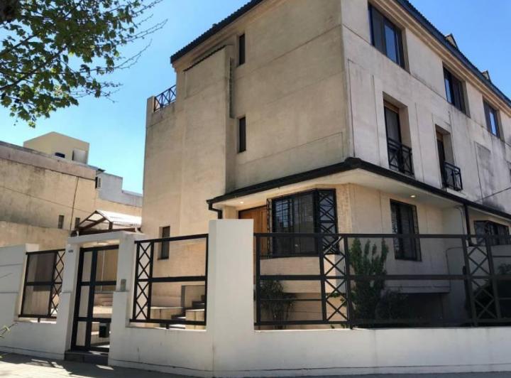 Casa · 159m² · 3 Dormitorios · 2 Cocheras