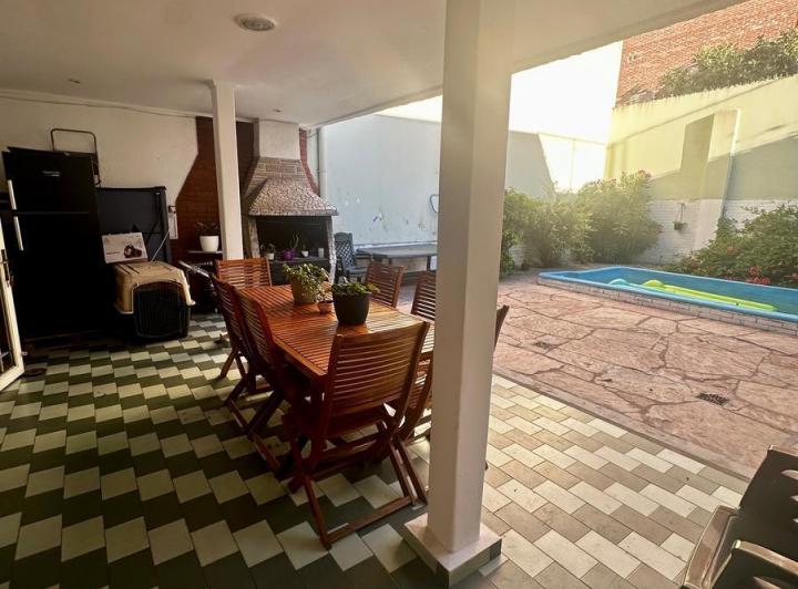 Casa · 288m² · 4 Ambientes · 1 Cochera