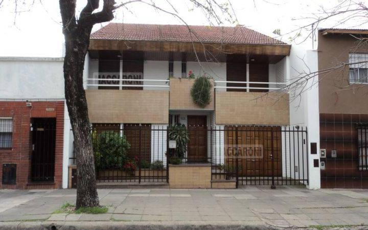 Casa · 238m² · 4 Ambientes · 1 Cochera