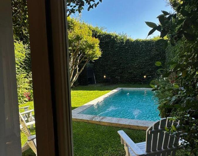 Casa · 250m² · 5 Ambientes · 1 Cochera