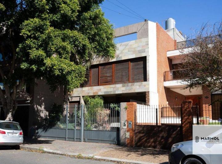 Casa · 550m² · 5 Ambientes · 4 Cocheras