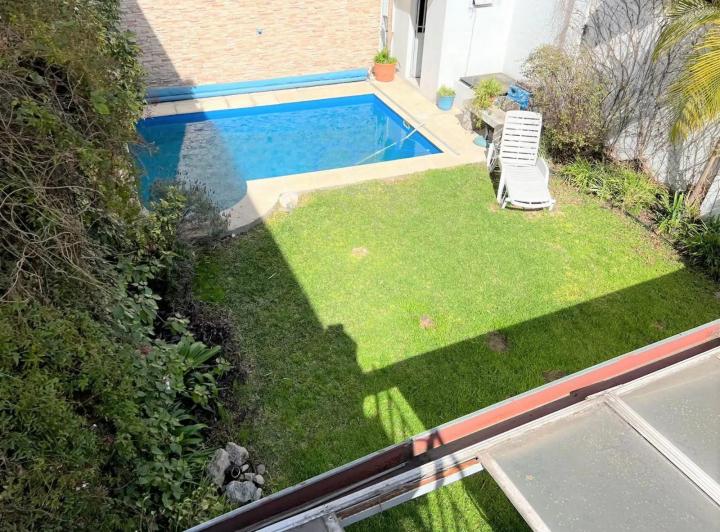 Casa · 214m² · 5 Ambientes · 2 Cocheras