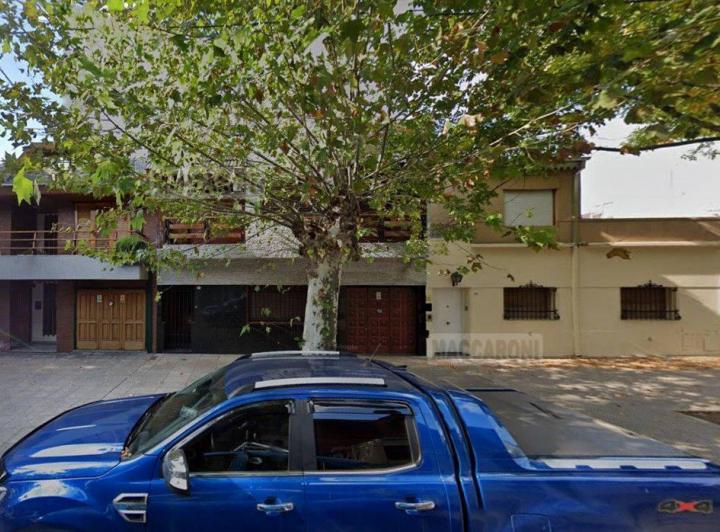 Casa · 210m² · 5 Ambientes · 1 Cochera