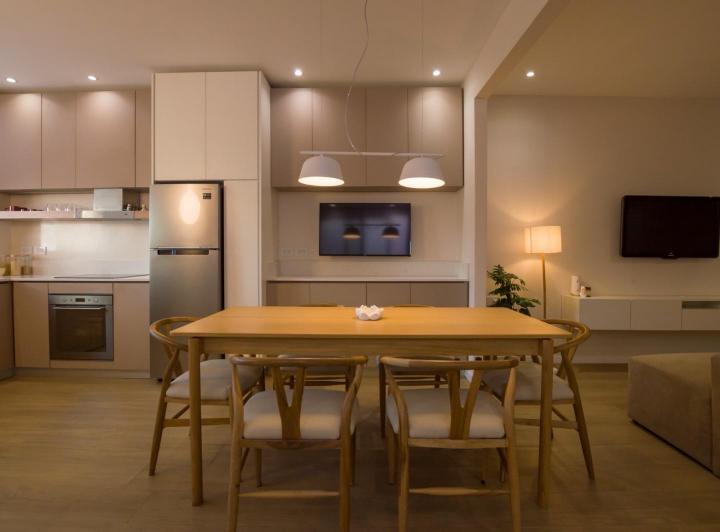 Casa · 320m² · 6 Ambientes · 1 Cochera