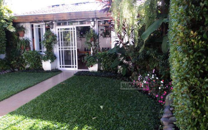 Casa · 220m² · 4 Ambientes · 2 Cocheras