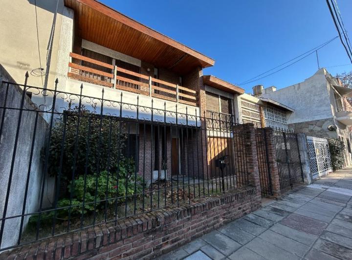 Casa · 138m² · 3 Ambientes · 1 Cochera