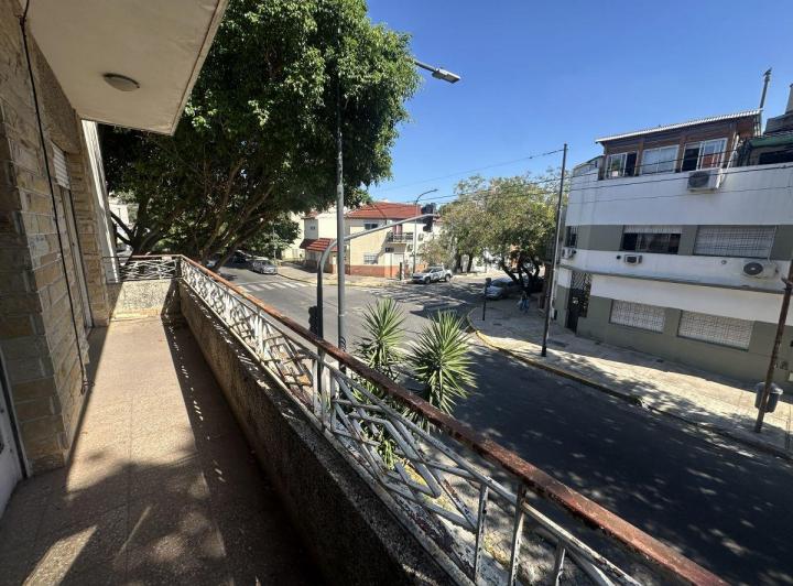 Casa · 215m² · 4 Ambientes · 1 Cochera