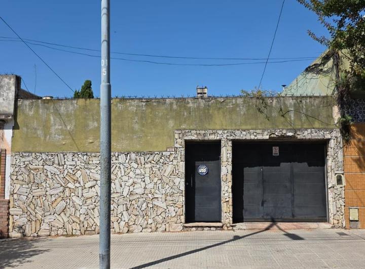 Casa · 139m² · 4 Ambientes · 6 Cocheras