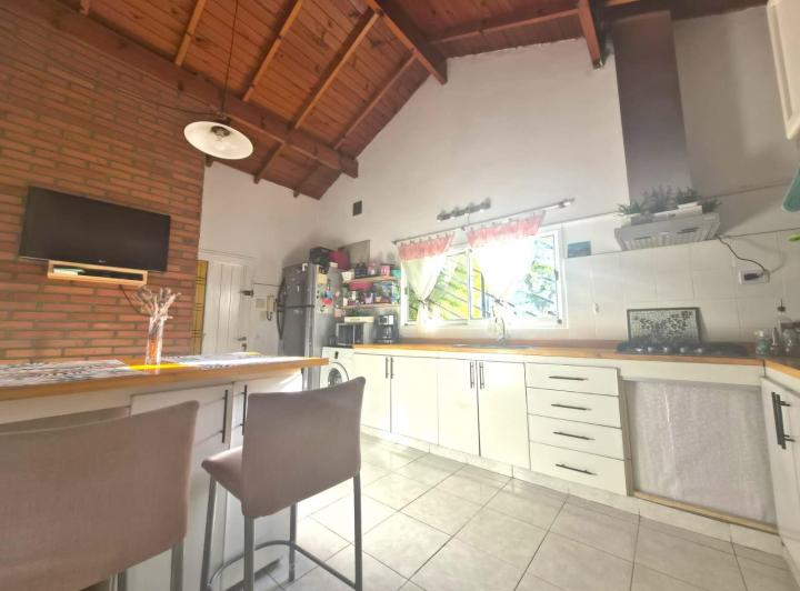 Casa · 120m² · 4 Ambientes · 2 Cocheras
