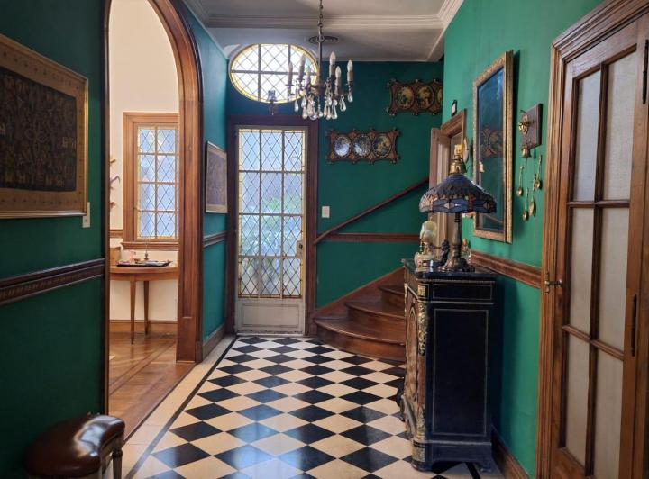 Casa · 239m² · 6 Ambientes · 1 Cochera