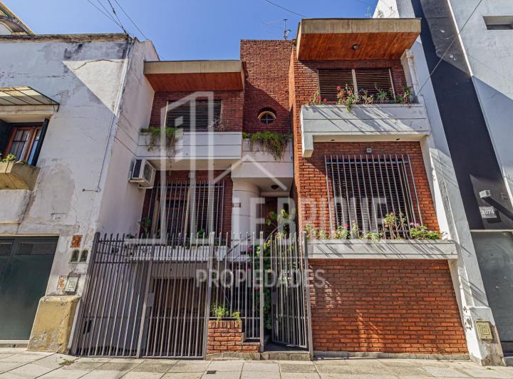 Casa · 211m² · 4 Ambientes · 1 Cochera