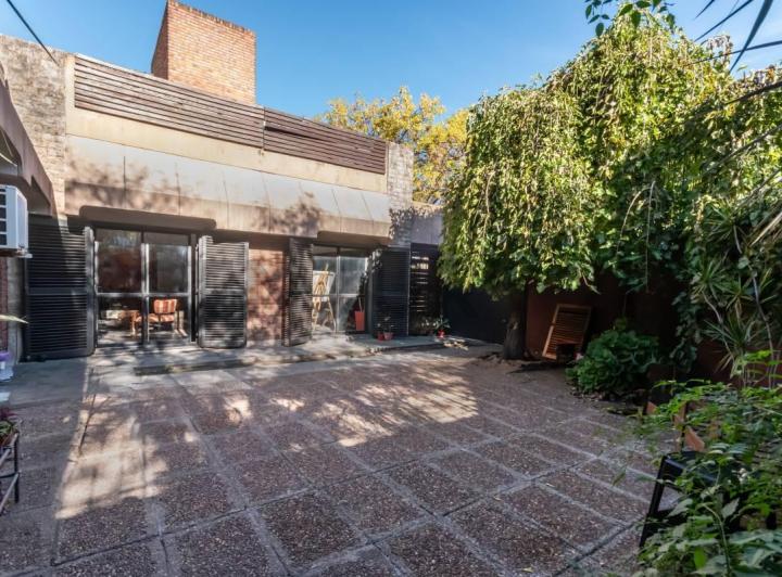 Casa · 280m² · 5 Ambientes · 1 Cochera