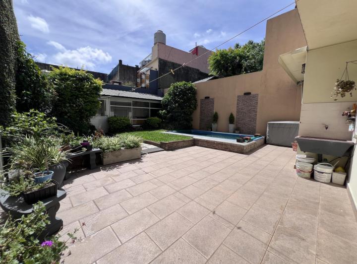 Casa · 200m² · 6 Ambientes · 1 Cochera