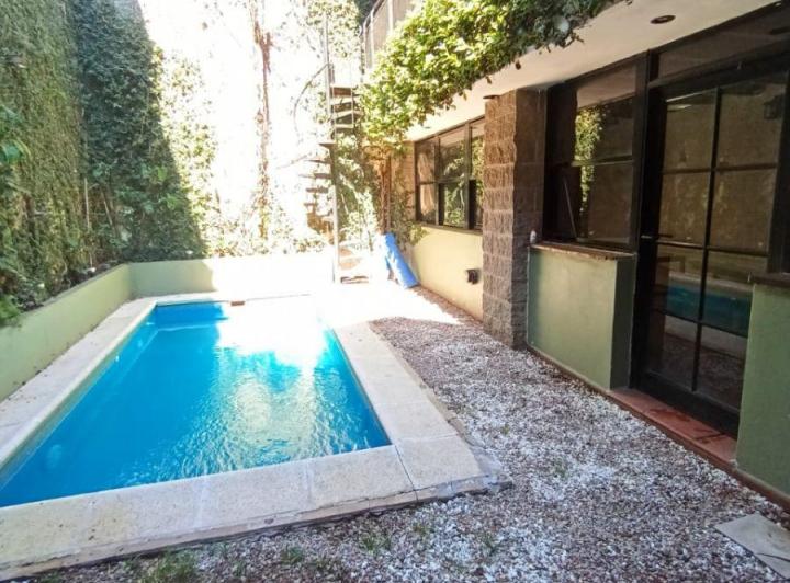 Casa · 220m² · 5 Ambientes · 1 Cochera