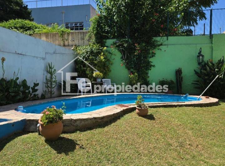 Casa · 280m² · 6 Ambientes · 1 Cochera
