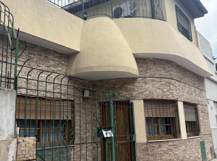 Casa · 100m² · 6 Ambientes