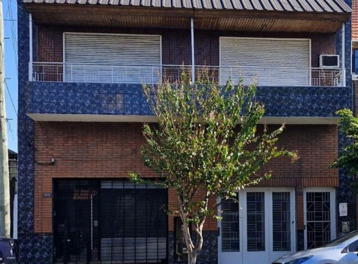 Casa · 285m² · 6 Ambientes · 1 Cochera