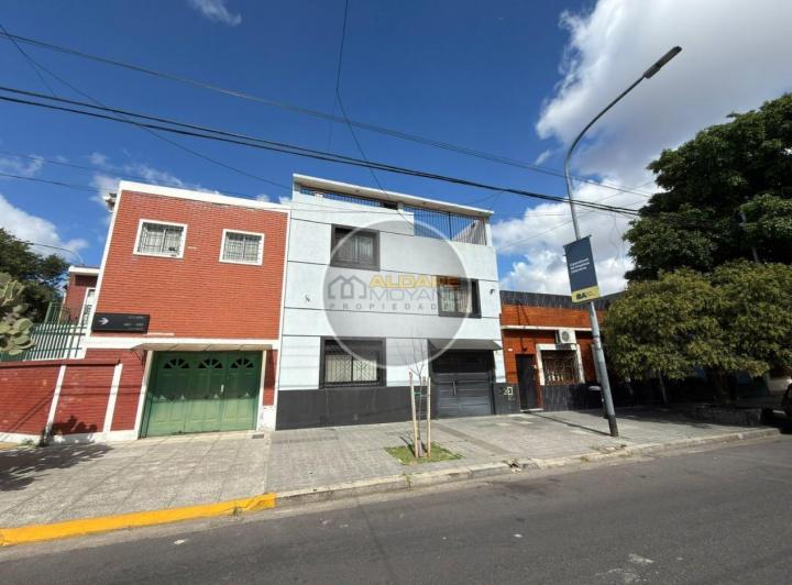 Casa · 182m² · 4 Ambientes · 1 Cochera