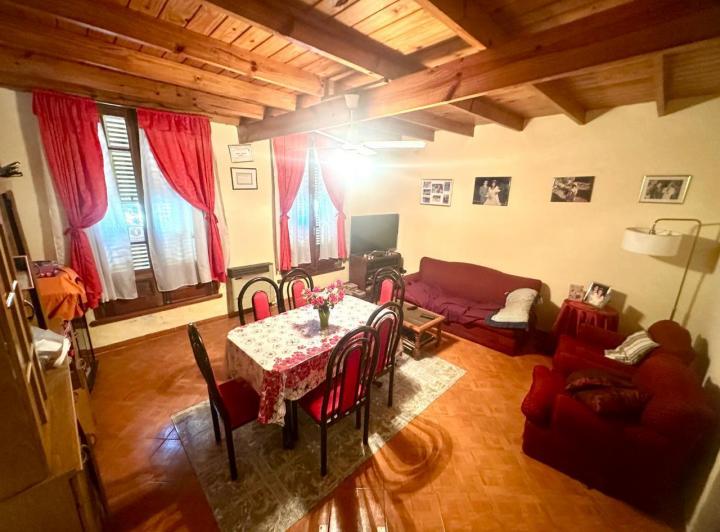Casa · 348m² · 7 Ambientes · 3 Cocheras