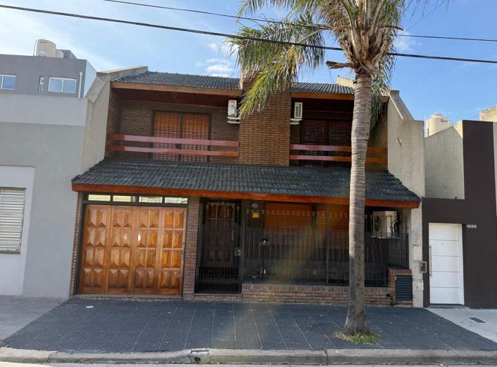Casa · 175m² · 4 Ambientes · 1 Cochera