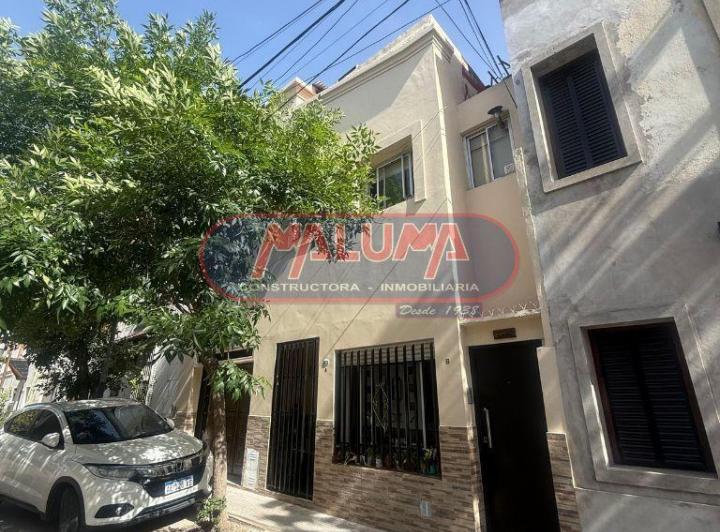 Casa · 127m² · 5 Ambientes · 1 Cochera