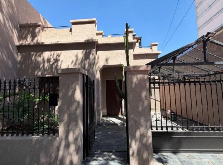 Casa · 130m² · 3 Ambientes · 1 Cochera