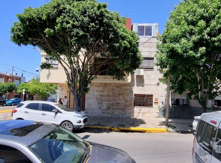 Casa · 170m² · 5 Ambientes · 3 Cocheras