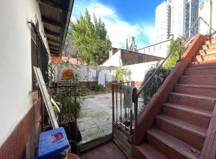 Casa · 209m² · 9 Ambientes · 1 Cochera