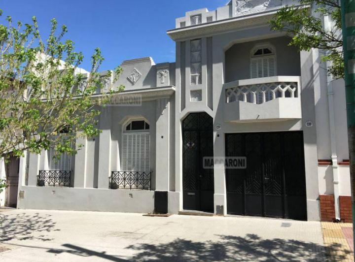 Casa · 159m² · 4 Ambientes · 1 Cochera