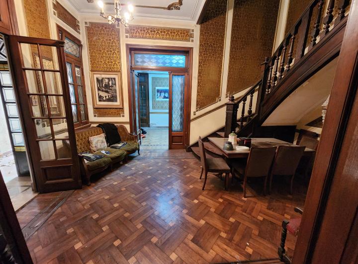 Casa · 274m² · 5 Ambientes · 1 Cochera