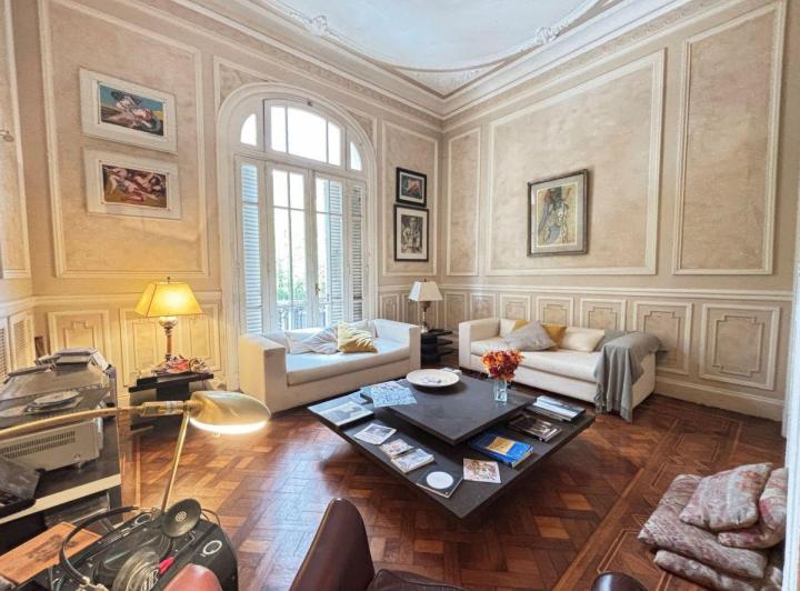 Casa · 422m² · 7 Ambientes · 1 Cochera
