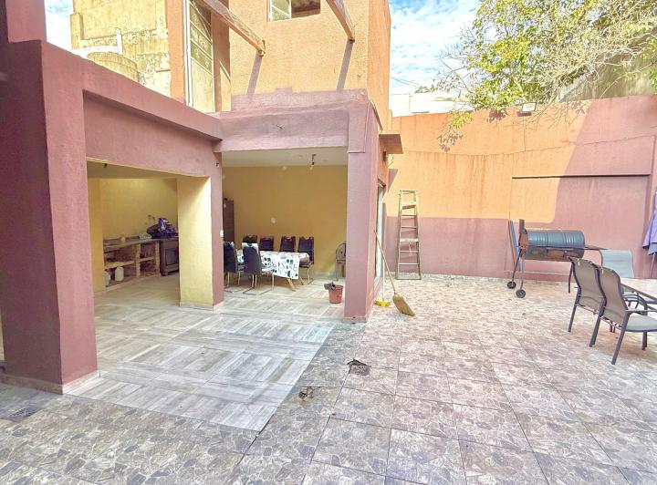 Casa · 190m² · 3 Ambientes · 4 Cocheras