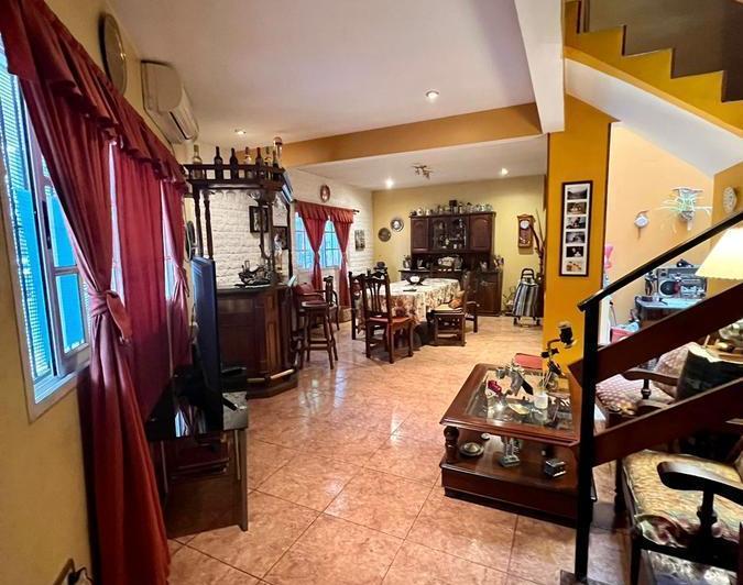 Casa · 205m² · 6 Ambientes