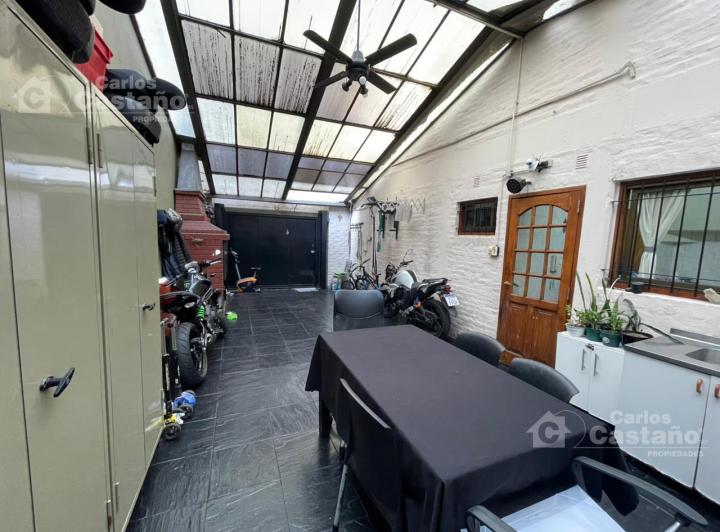 Casa · 94m² · 5 Ambientes · 1 Cochera
