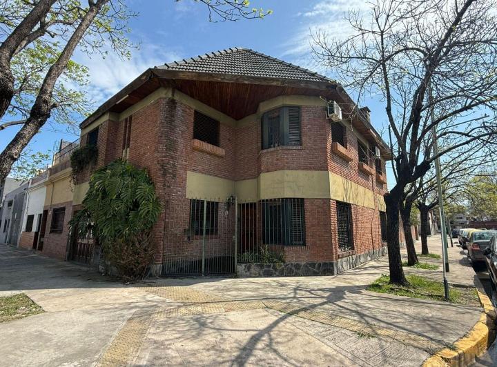 Casa · 263m² · 4 Ambientes · 1 Cochera