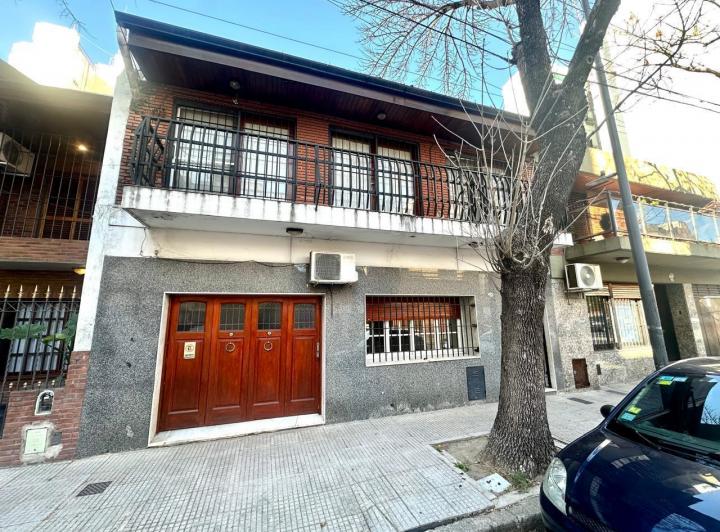 Casa · 290m² · 6 Ambientes · 1 Cochera