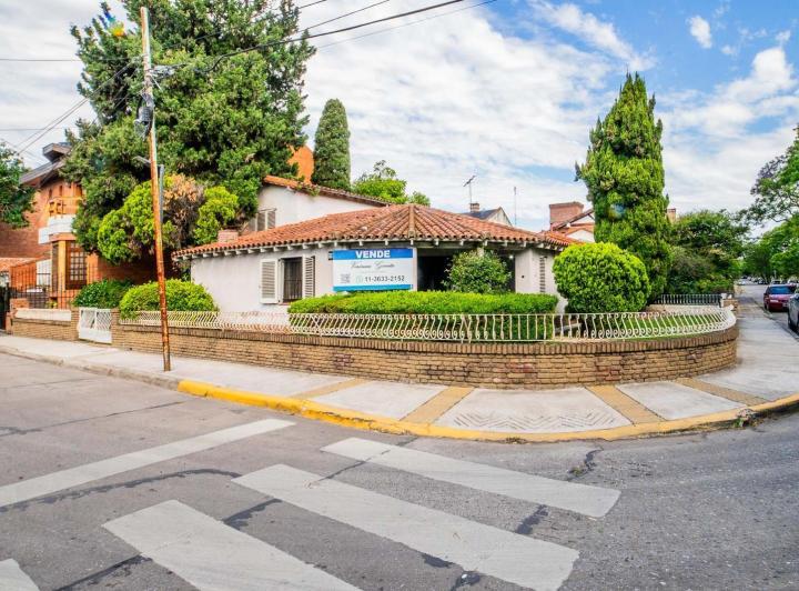 Casa · 145m² · 4 Ambientes · 1 Cochera