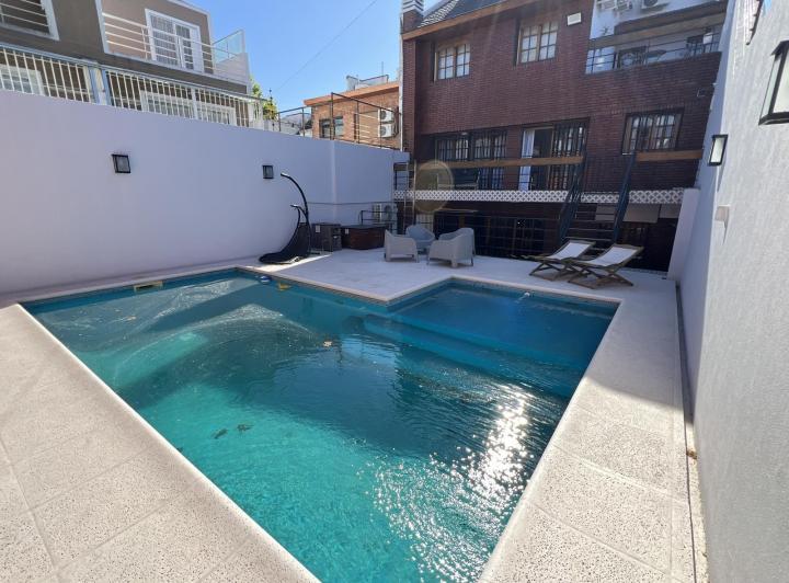 Casa · 350m² · 5 Ambientes · 4 Cocheras