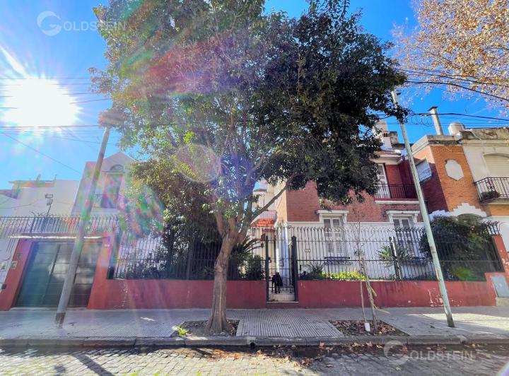 Casa · 417m² · 8 Ambientes · 1 Cochera