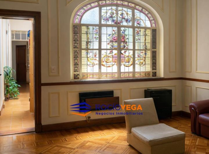 Casa · 160m² · 8 Ambientes