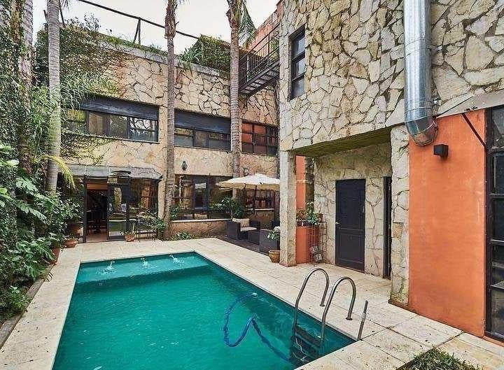 Casa · 330ha · 6 Ambientes · 1 Cochera