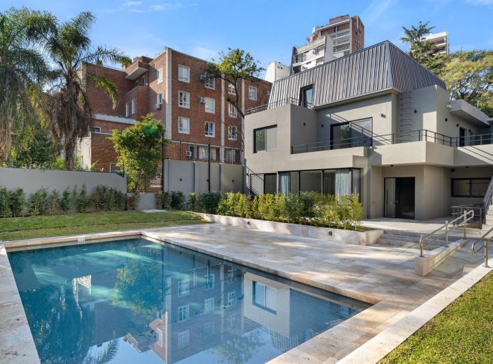 Casa · 362m² · 6 Ambientes · 2 Cocheras