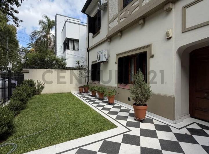 Casa · 420m² · 6 Ambientes · 1 Cochera