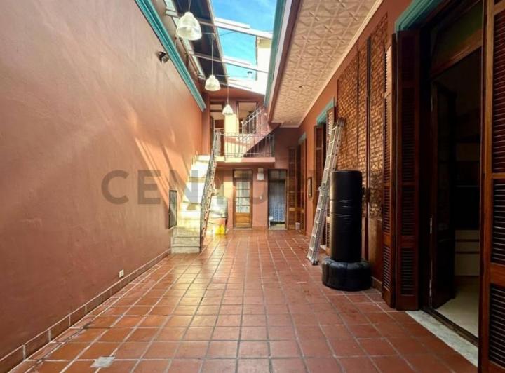 Casa · 222m² · 4 Ambientes · 1 Cochera