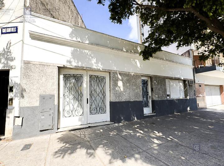 Casa · 211m² · 4 Ambientes · 1 Cochera