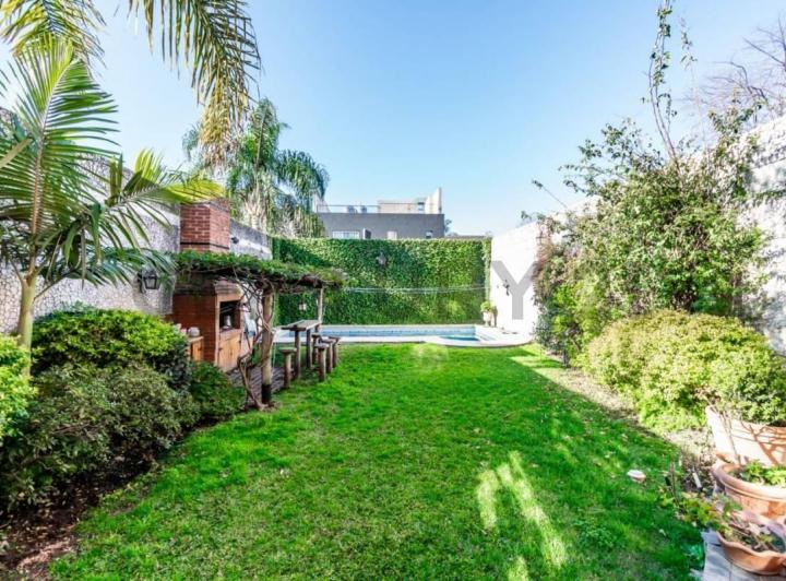 Casa · 510m² · 5 Ambientes · 2 Cocheras