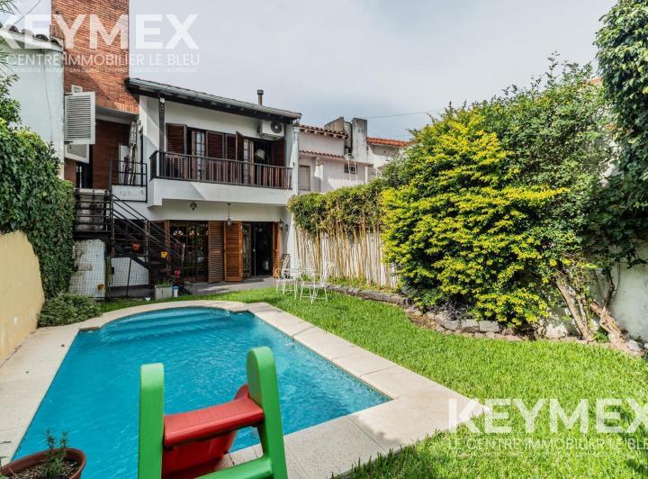 Casa · 253m² · 9 Ambientes · 1 Cochera