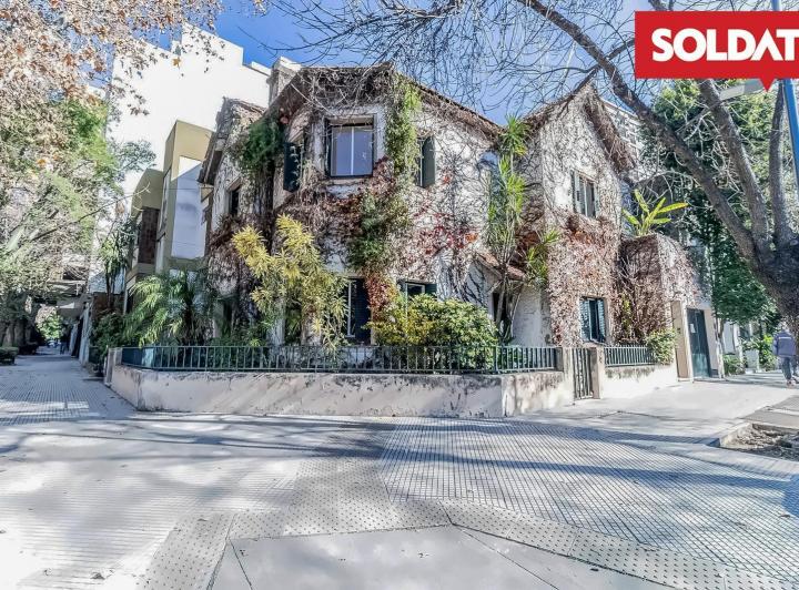 Casa · 230m² · 7 Ambientes · 1 Cochera