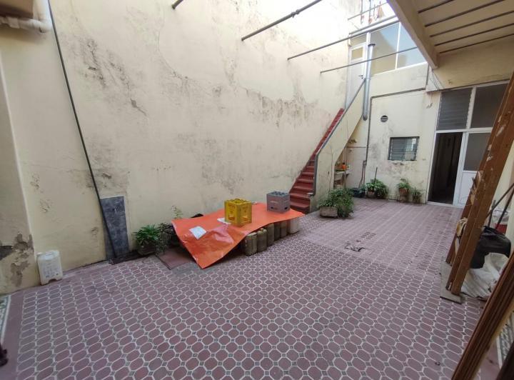 Casa · 216m² · 6 Ambientes · 1 Cochera