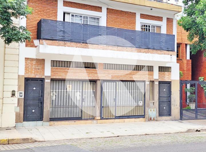 Casa · 228m² · 6 Ambientes · 2 Cocheras